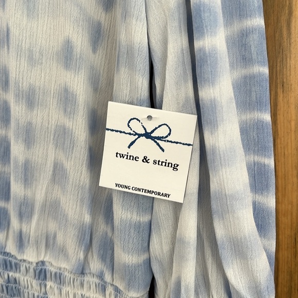 New with tags Twine & String 3/4 sleeve top - Picture 2 of 4